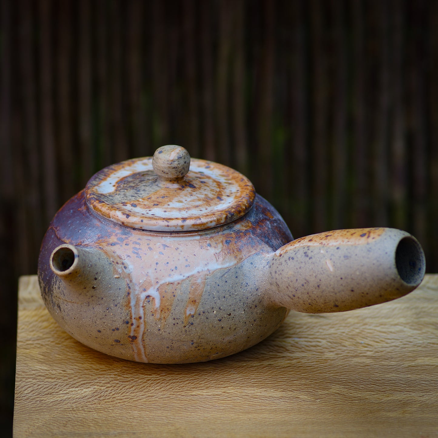 Medium sidehandle teapot