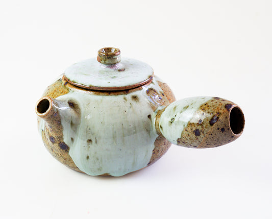 Right handed side handle tea pot