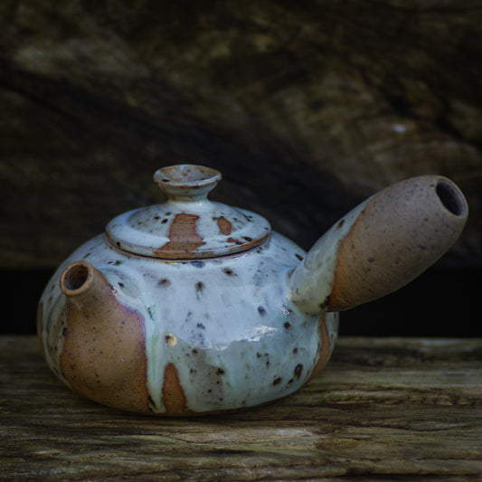 Medium sidehandle teapot