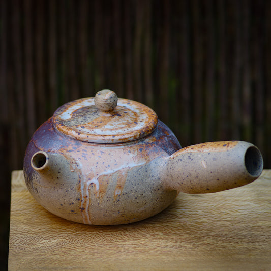 Medium sidehandle teapot