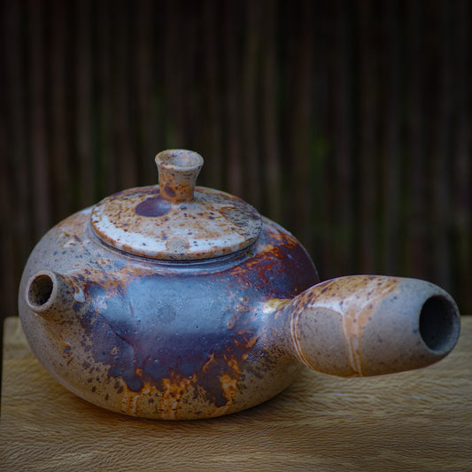 Small sidehandle teapot